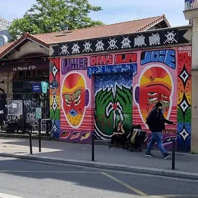 "Lutter dans la joie, PA_824, DJ !" by Invader in Paris