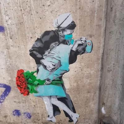 "Der Kuss (The Kiss)" by seiLeise in Hamburg
