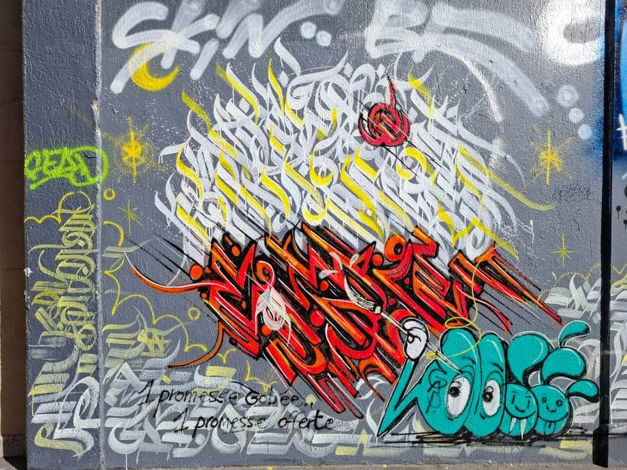"1 promesse gobee .. 1 promesse offerte" by Mista Ndek in Paris