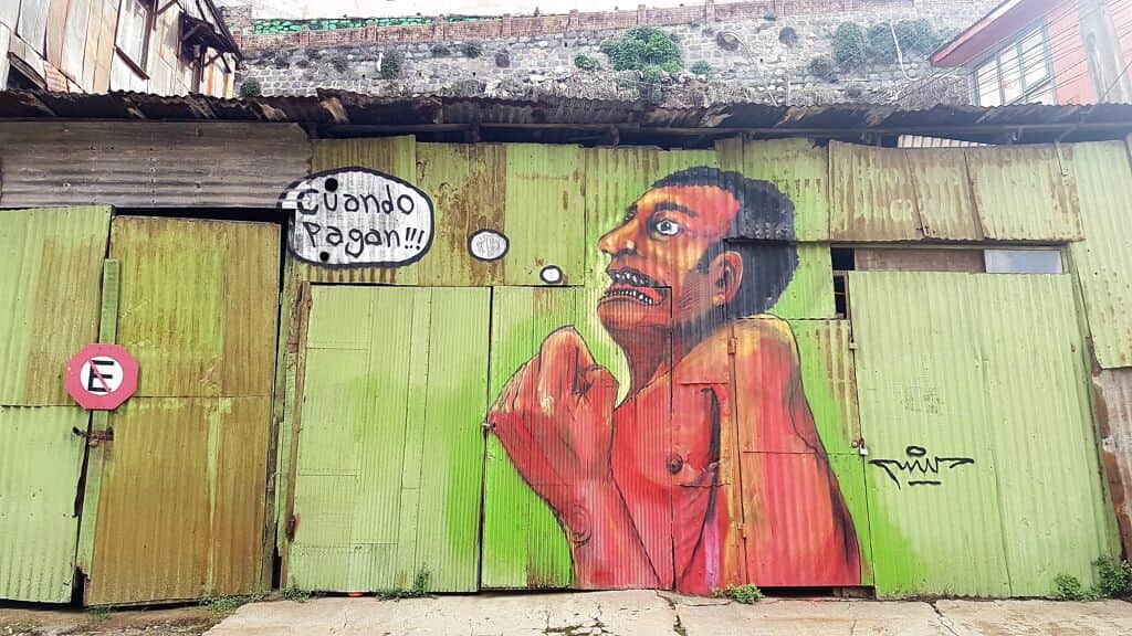 "Cuando Pagan?" by MAV CREW in Valparaiso