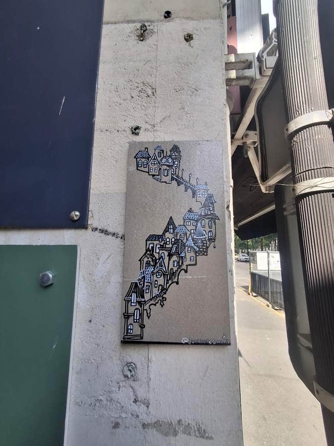 Untitled street art by Jeaninne Santos in Paris