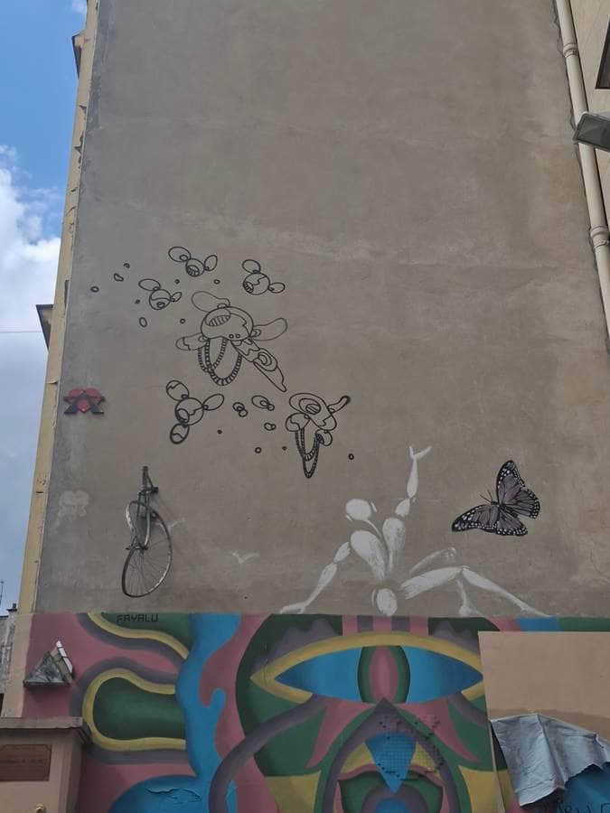 Untitled street art by Le module de Zeer in Paris