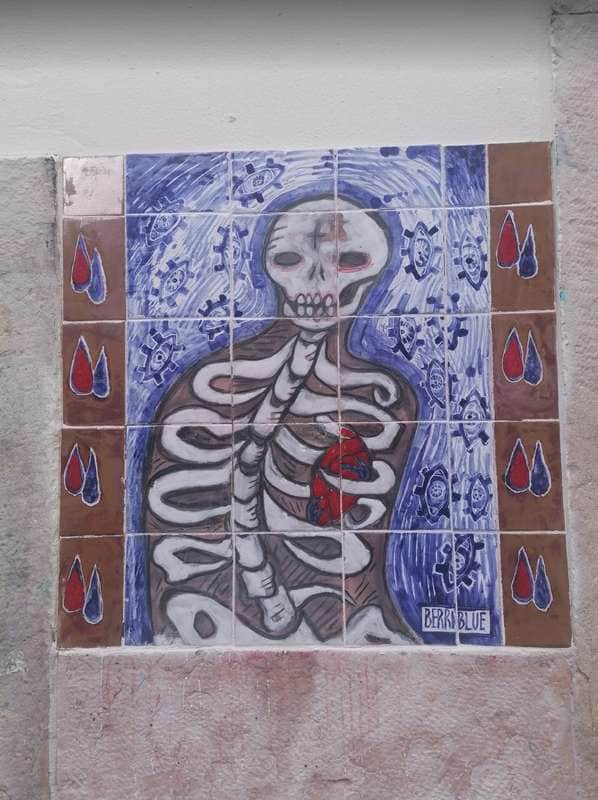 Untitled street art by Berri Blue in Lisbon