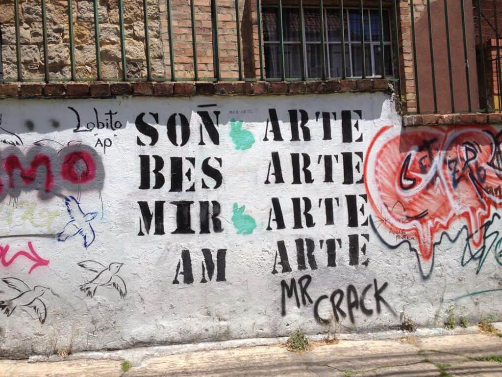 "Dream, kiss, see, love" in Bogota