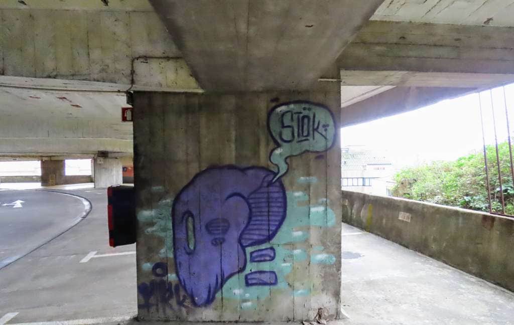 "Purple Ghost with Speech Bubble" in Porto