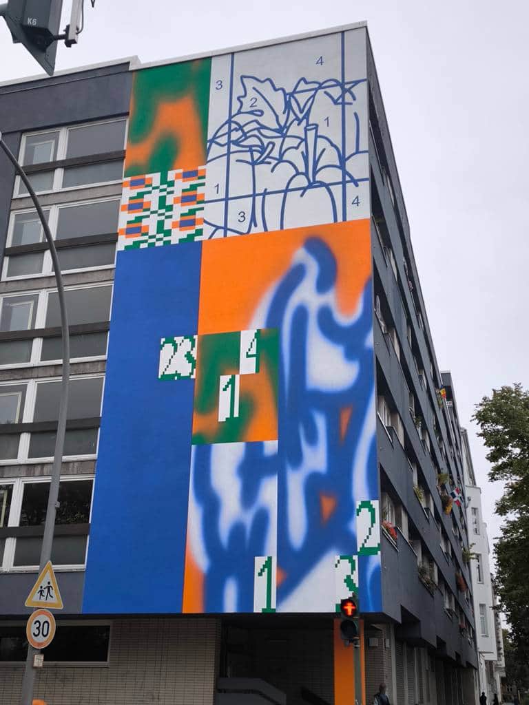 Untitled street art by HNRX in Berlin