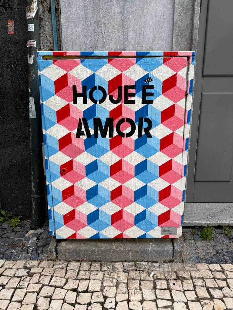 "Hoje É Amor" by Hoje in Porto