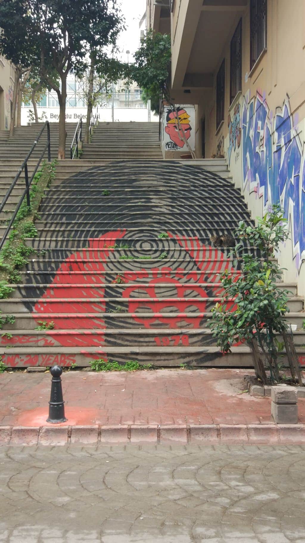 "Concentric Circles with Red Accents" by Soec in Istanbul