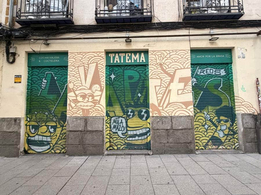"Mola Mazo" by Reos in Madrid