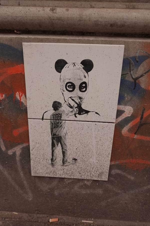 "Cool Kids Love Riot Girls" by Adultremix in Hamburg