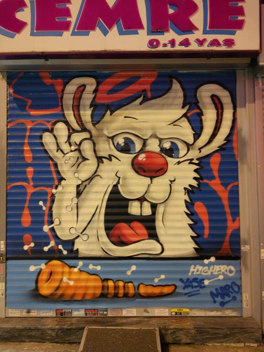 Untitled street art by Highero in Istanbul