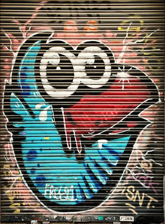 "Byrds shutter" by freebyrds1 in Barcelona