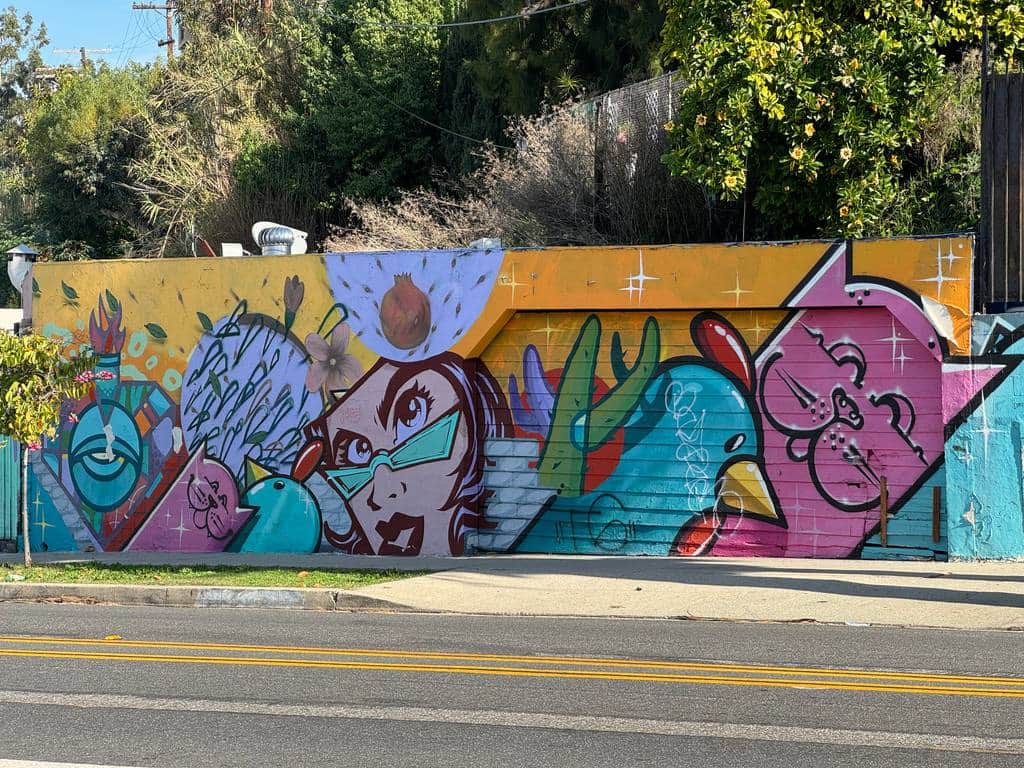 Untitled street art by Star 27 in Los Angeles