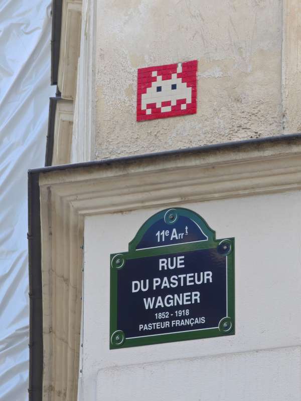 "PA_37" by Invader in Paris 11e Arrondissement, Paris
