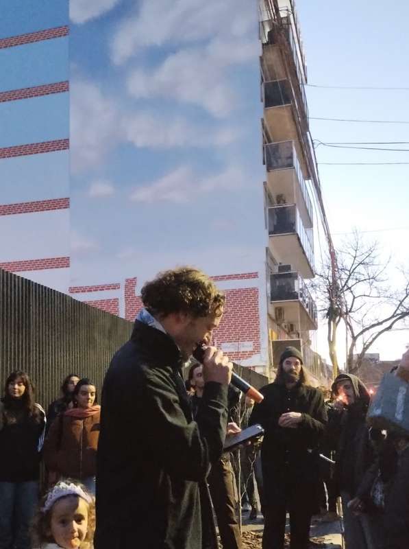 "Reflejo ladrillo espejo" by Jorge pomar in Chacarita, Buenos Aires