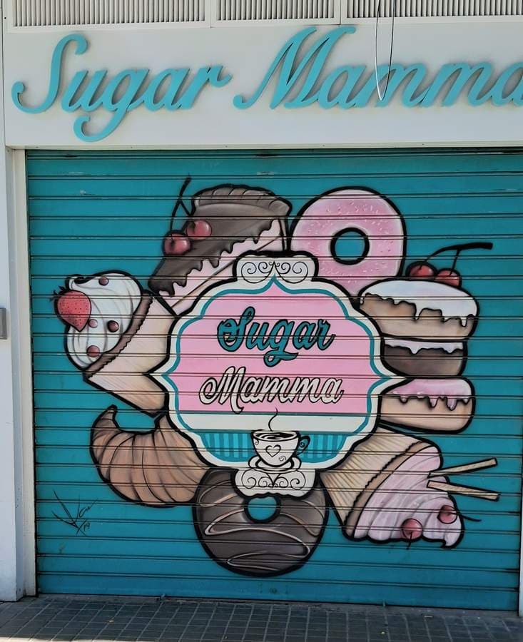 "Sumar Mamma" by Ian pinturas in Montolivet, Valencia