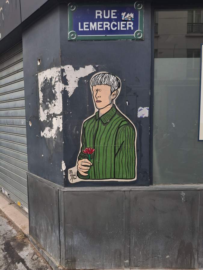 Untitled street art by Gladpow in Paris 17e Arrondissement, Paris