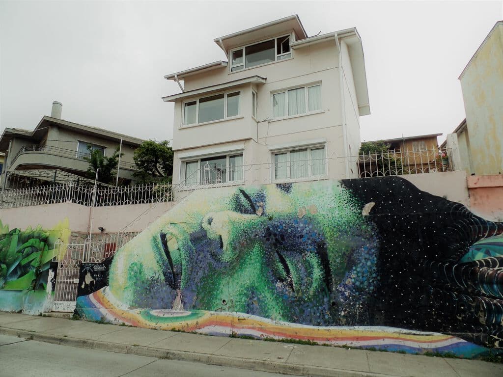"Woman in Pointillism" by Dasic Fernandez in Cerro Miraflores, Valparaiso