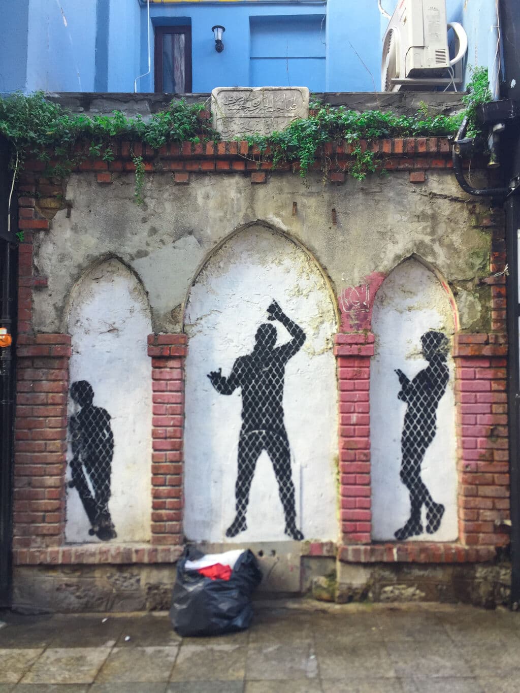 "Prisoners" in Osmanaa Mahallesi, Istanbul
