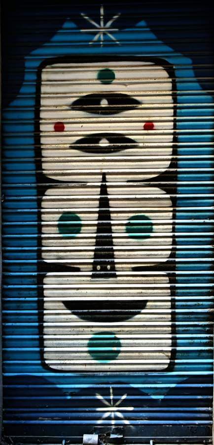 "Totem Shutter" in La Ribera, Barcelona