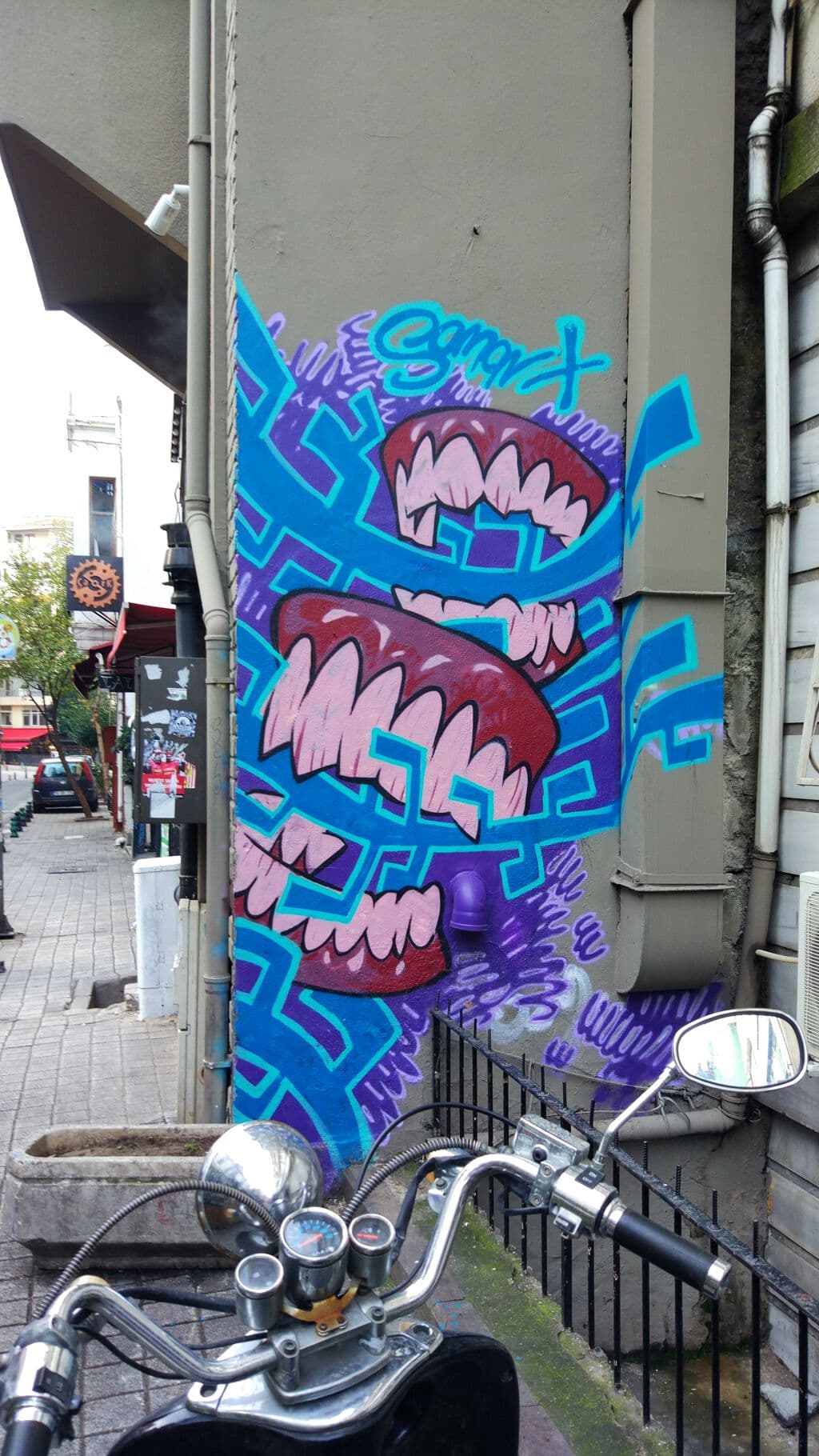 Untitled street art by Somon in Caferaa Mahallesi, Istanbul