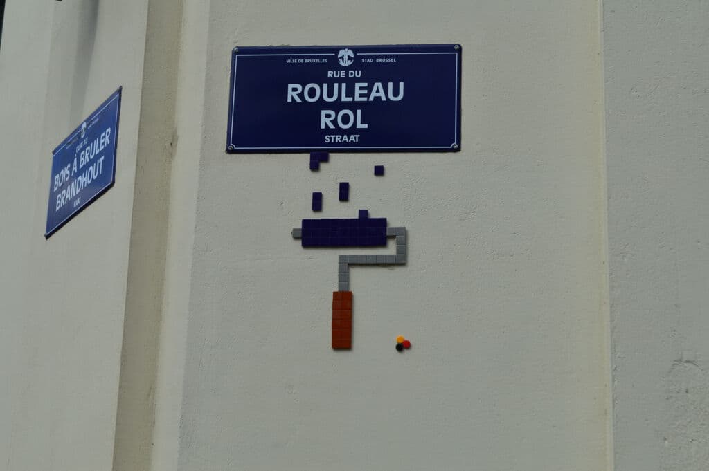 "Rue du Rouleau" by Mifamosa in Quartier Des Quais Kaaienwijk, Brussels