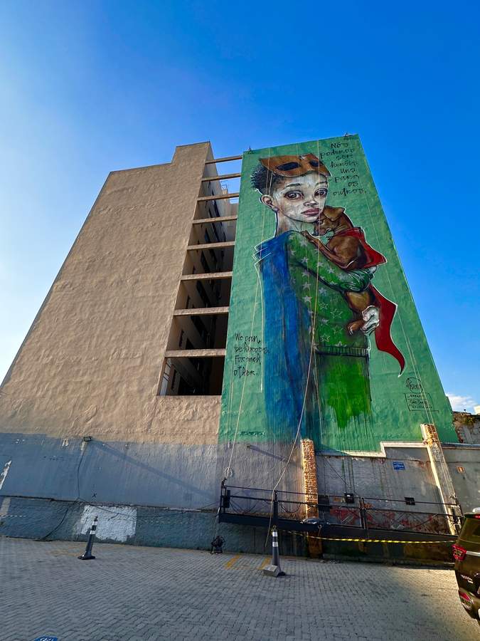 Untitled street art by Hera of Herakut in Pinheiros, São Paulo