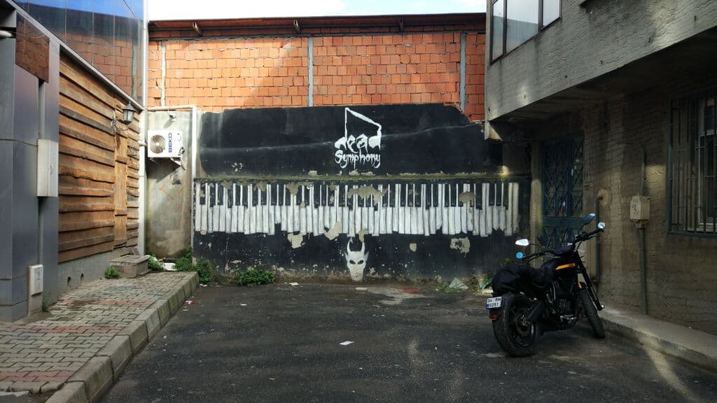 Street art in Eitim Mahallesi, Istanbul