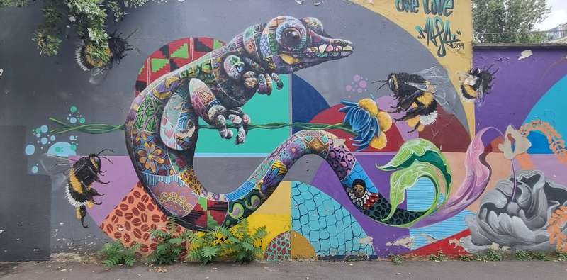 "Bees" by Louis Masai in Paris 19e Arrondissement, Paris