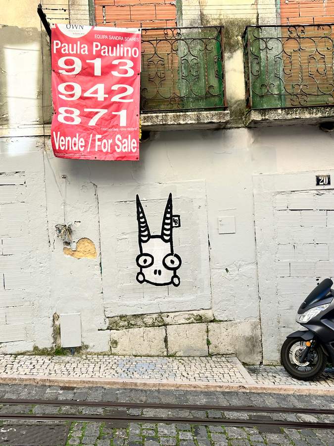 "Cartoon Dog Character Stencil" by Lambiscada in Santa Catarina, Lisbon