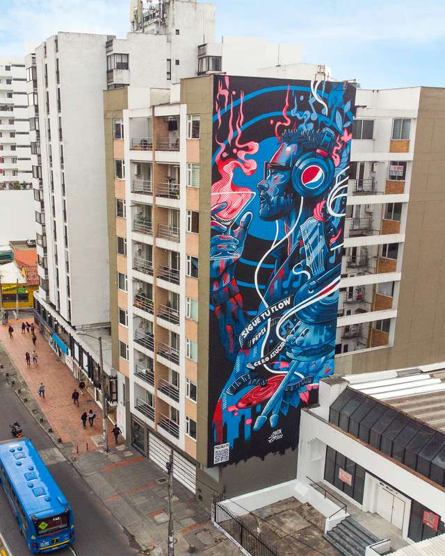 "FLOW" by Santa Gross in Chapinero, Bogota