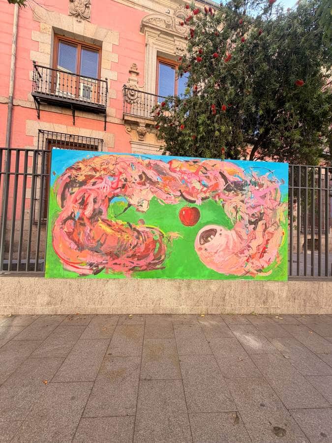 "Two Organic Heads with Apple" by Facultad de Bellas Artes UCM in Madrid