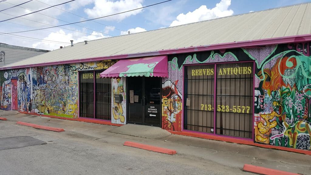 "Reeves Antiques" in Hyde Park, Houston
