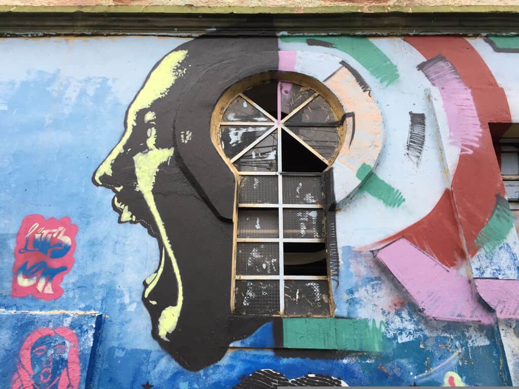 "Scream very loud - Grita muy fuerte" in Bogota