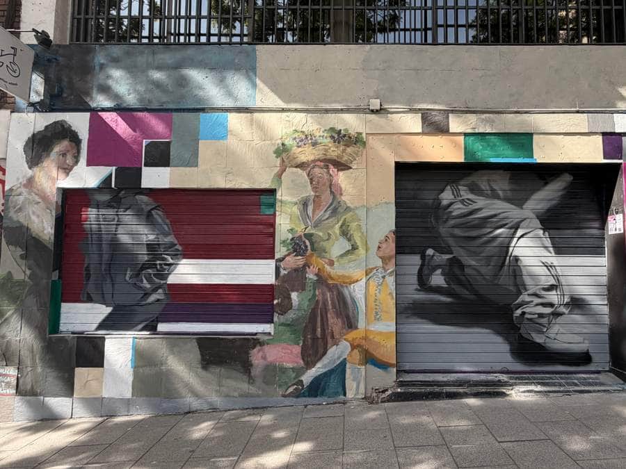 "Los Manolos" by Manu Cruz in Madrid