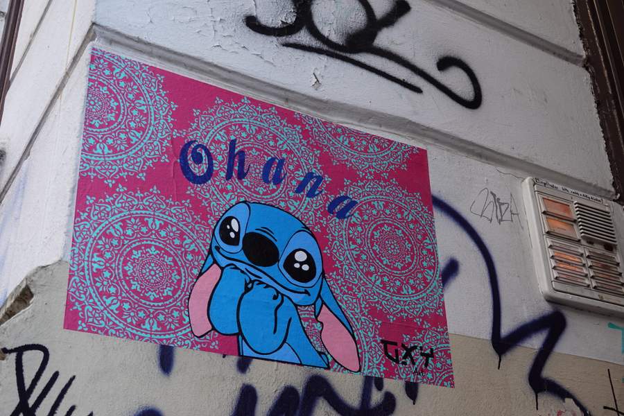 "Ohayo Blue Character" by Oxy_art in Karolinenviertel, Hamburg